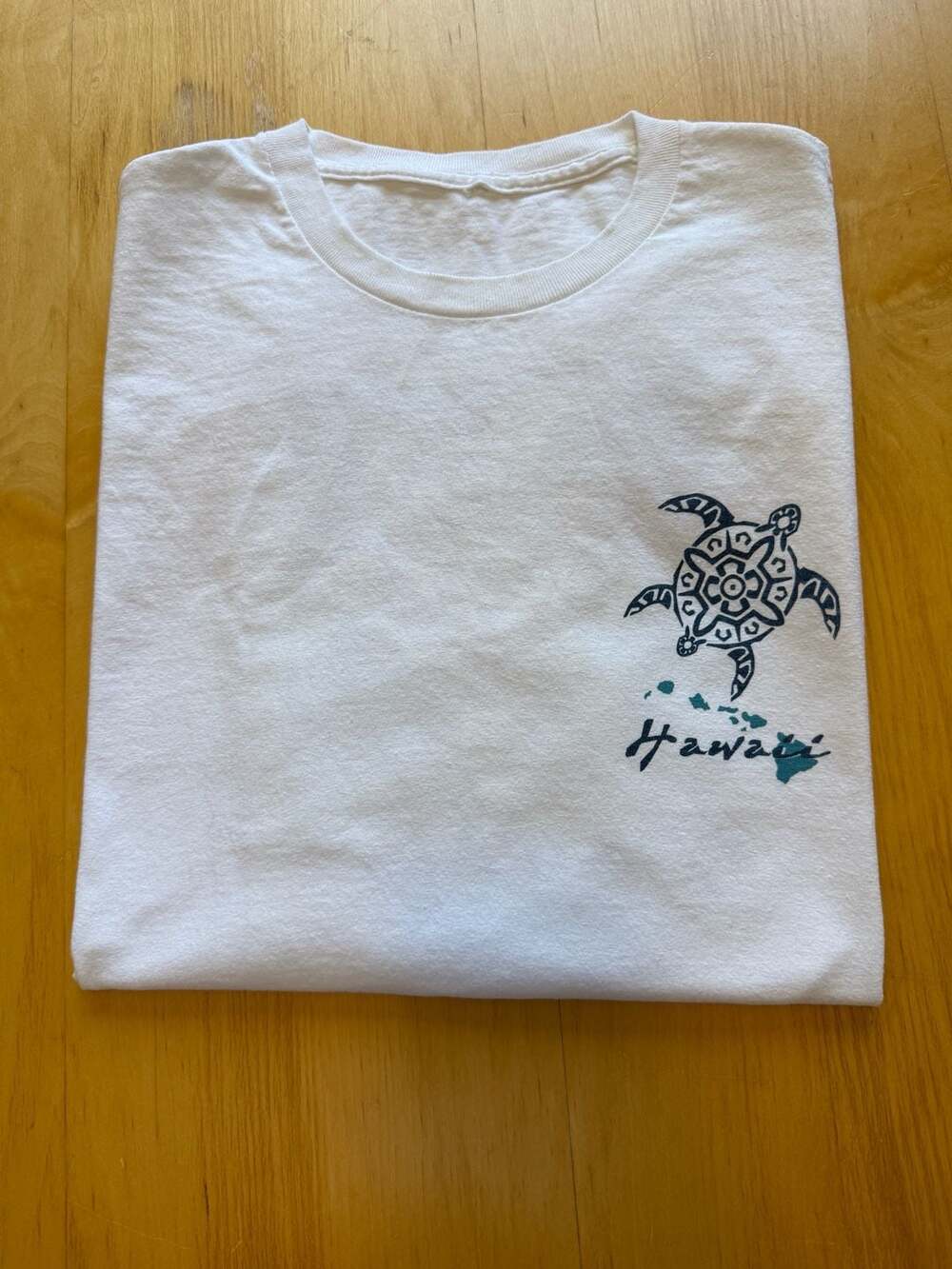 Hawaii Tribal Sea Turtle T-Shirt White Graphic Tee